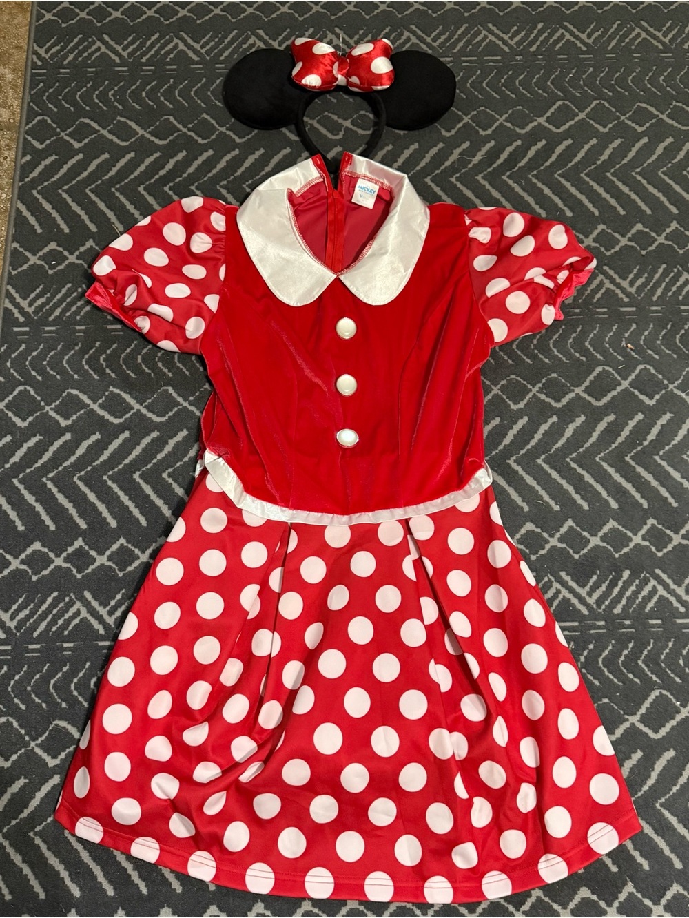 Minnie Mouse Halloween costume
